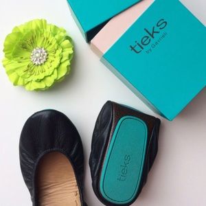 NEW Tieks matte black ballet shoes